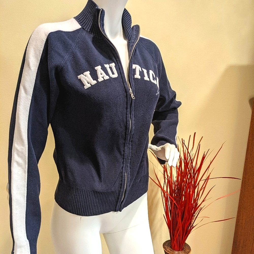 Vintage full zip flattering sporty Nautica sweater